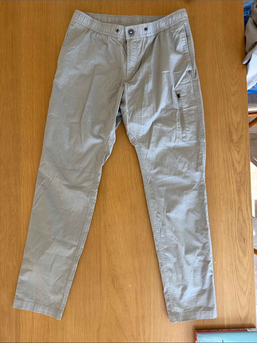 Vuori Men's Light Gray Cargo Jogger Pants
